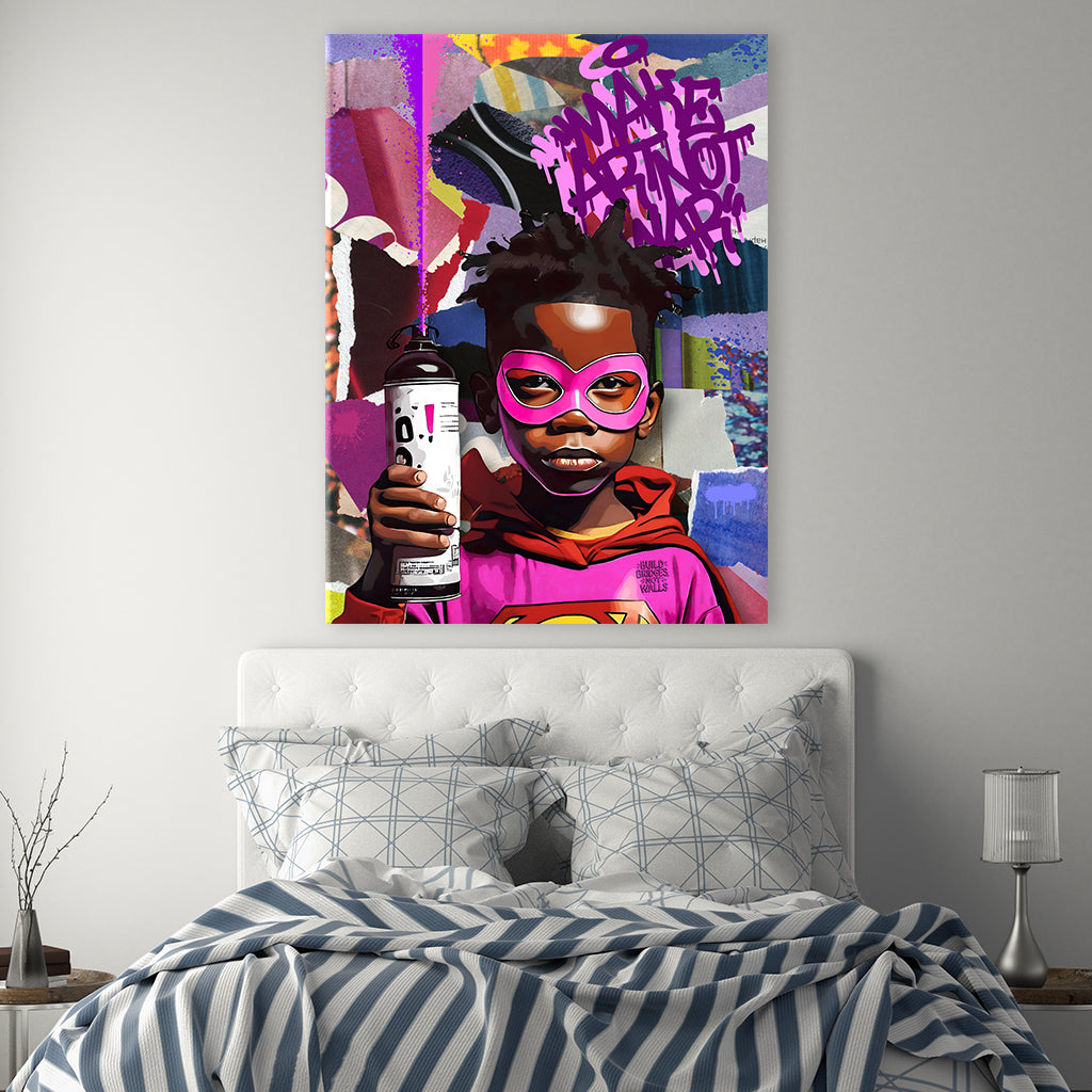 Junge als Superheld mit Sprühdose vor Graffitischriftzug MAKE ART NOT WAR - als Leinwandbild oder Poster im Schlafzimmer - Affengeile Bilder