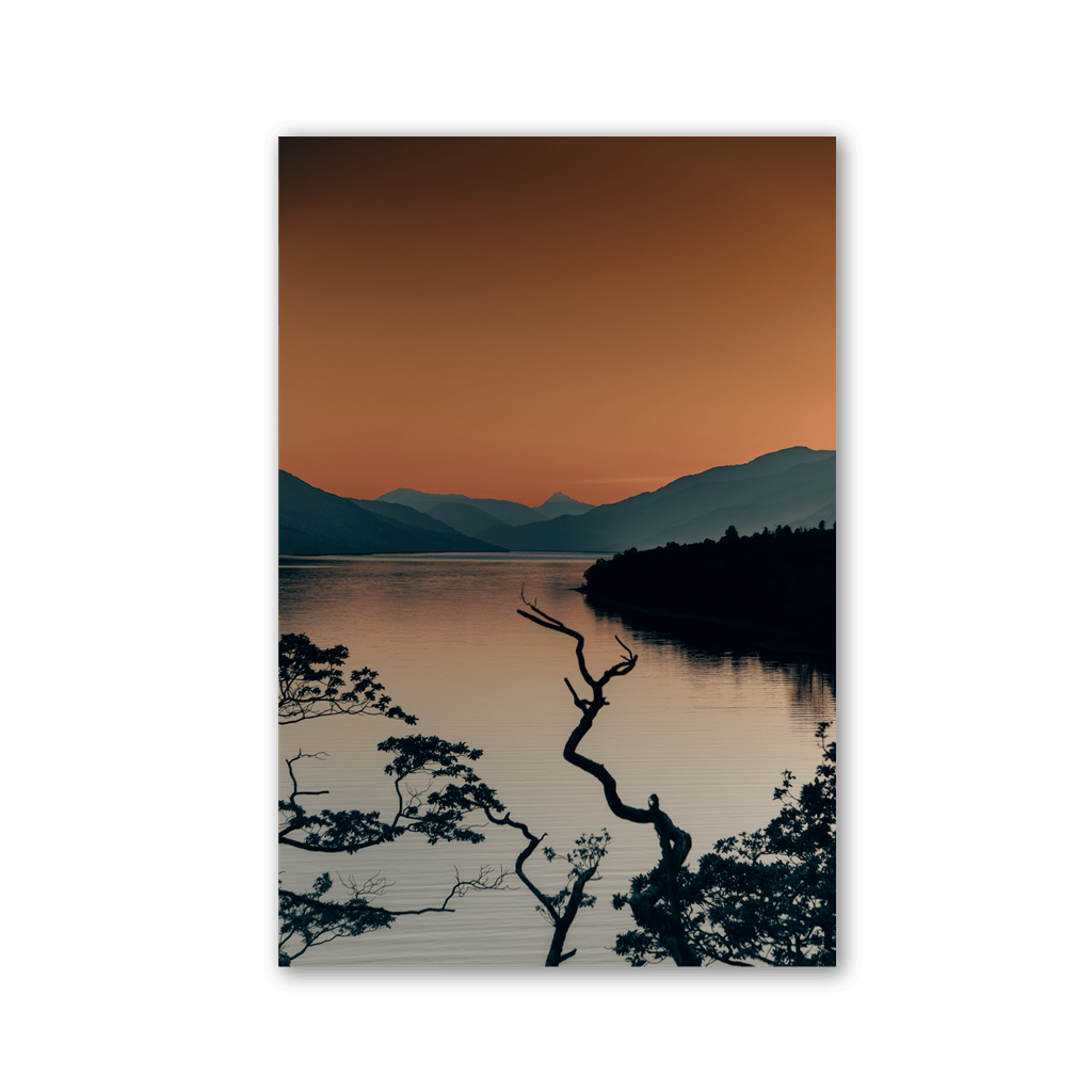 Serene Loch Sunrise Reflection by Philipp Pilz - Affengeile Bilder