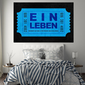 Das Motiv hängt in einem Schlafzimmer über einem Bett