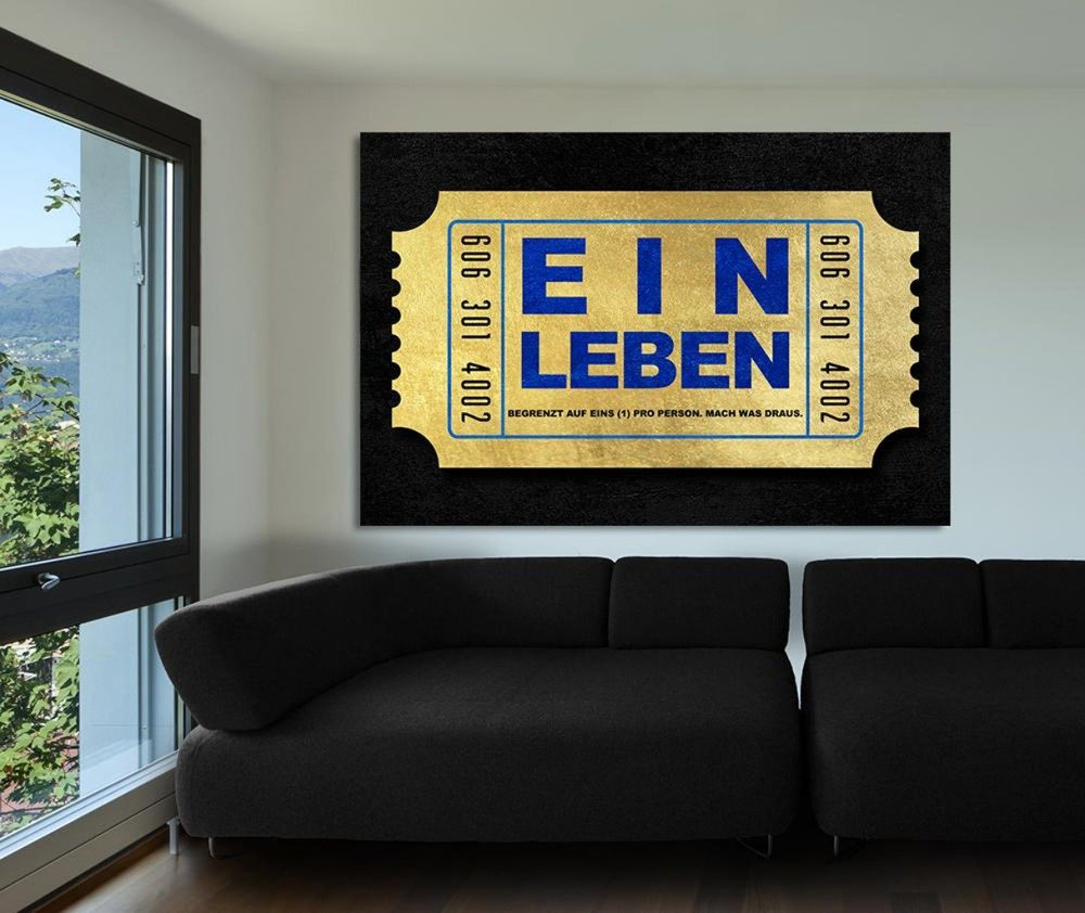 Das Motiv hängt in einem Wohnzimmer über einem Sofa