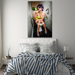 "Woman Drinks" Colors - Affengeile Bilder